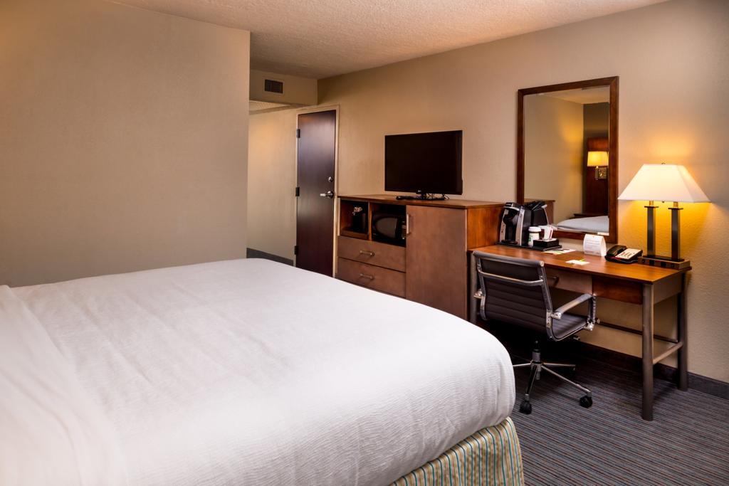 Holiday Inn Hotel & Suites Oklahoma City North By Ihg Esterno foto